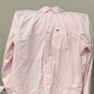 Hollister Oxford Shirt made with Stretch fabric.